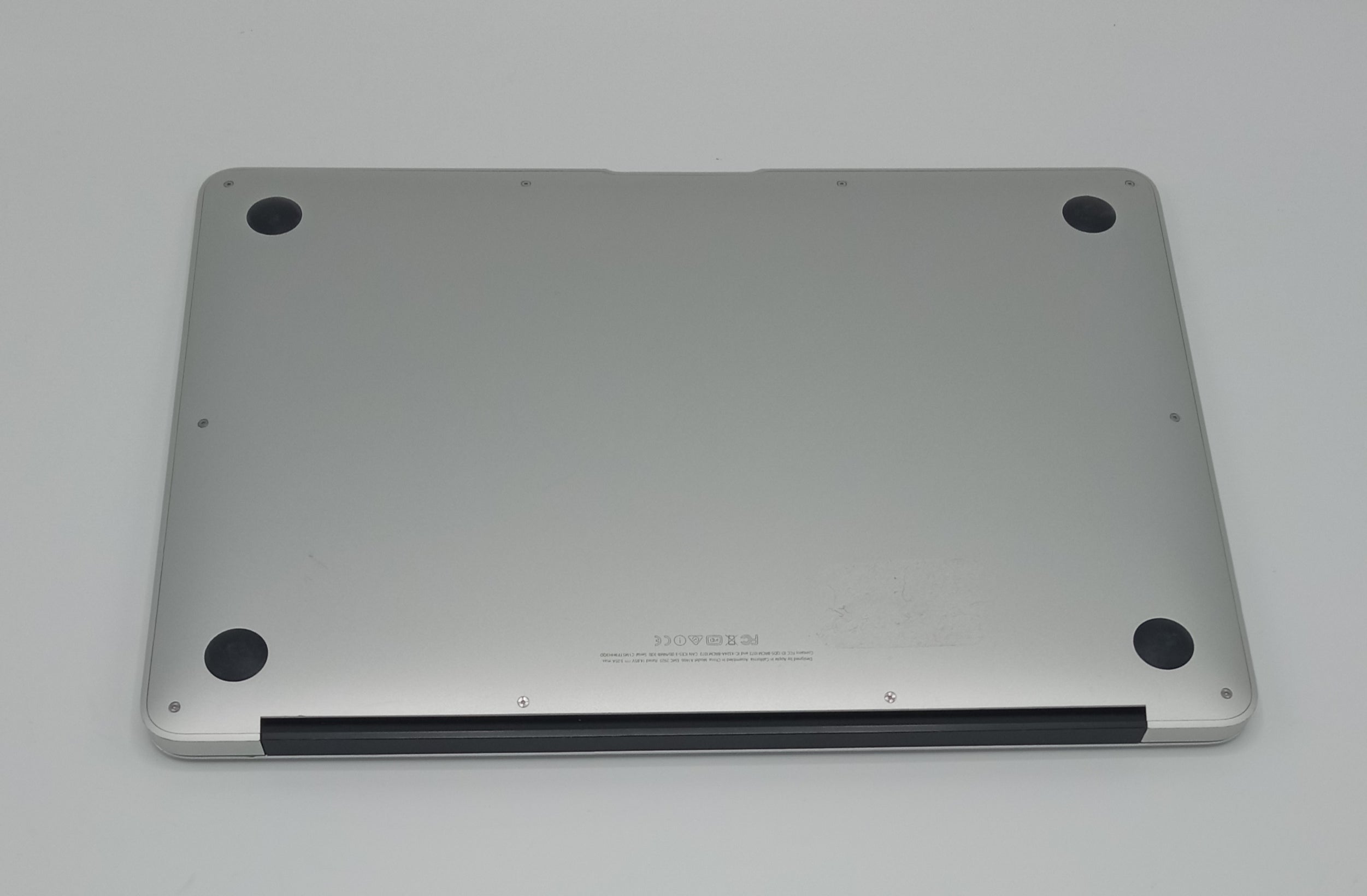 MacBook Air 2015 | 13 inches | Intel Core i5 1.6GHz Processor | 8GB | 256GB SSD | refurbished